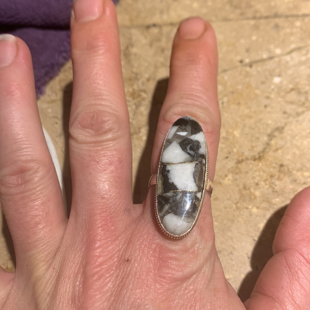 Ring - Picture 2 of 6